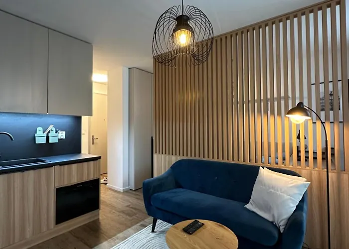 Elegant Apartment With Garage Parking