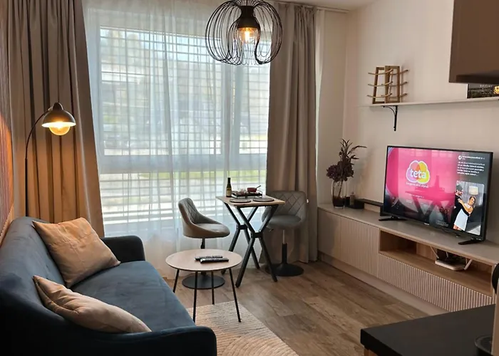 Elegant Apartment With Garage Parking