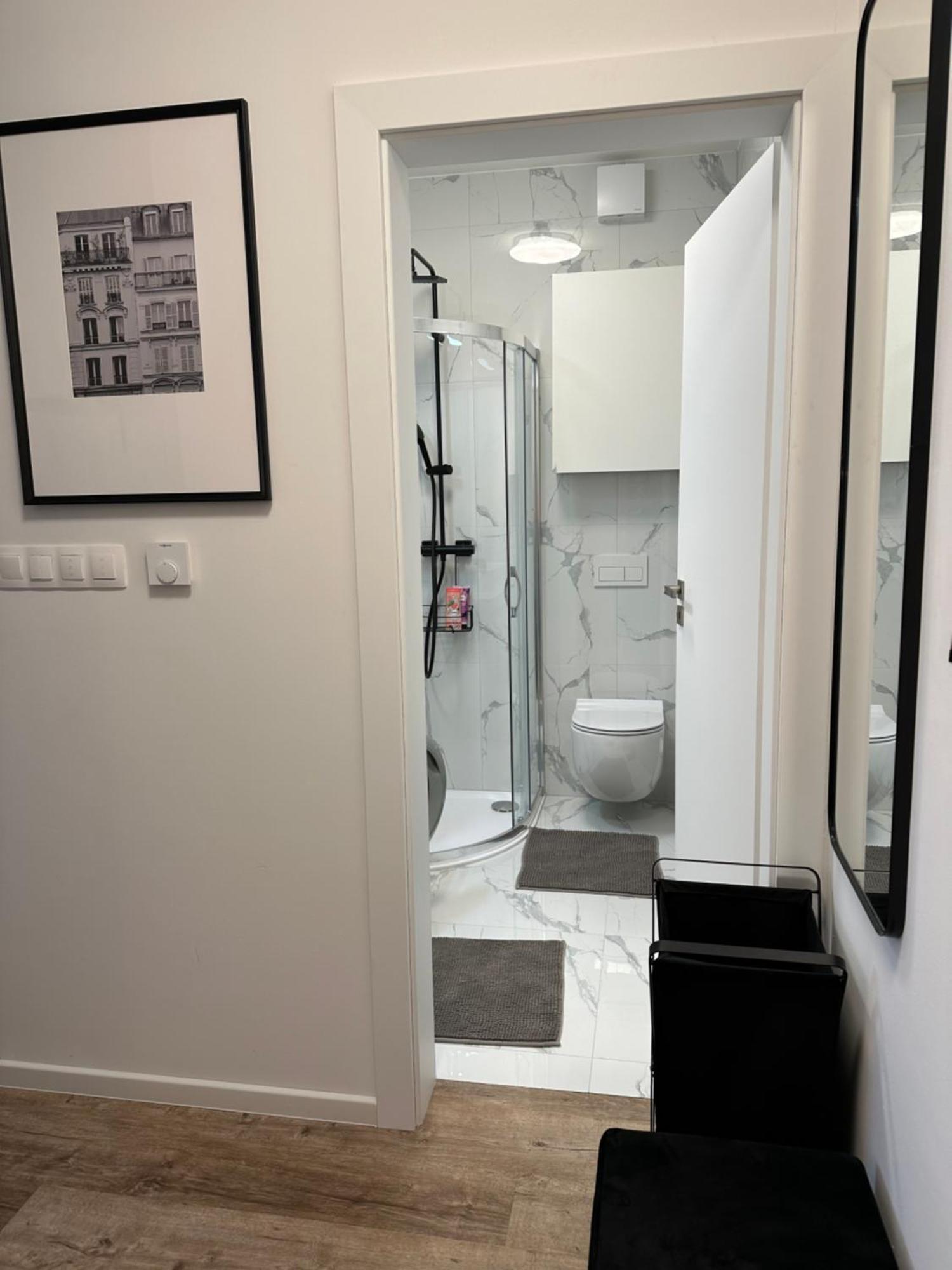 Elegant With Garage Parking Apartment Banska Bystrica